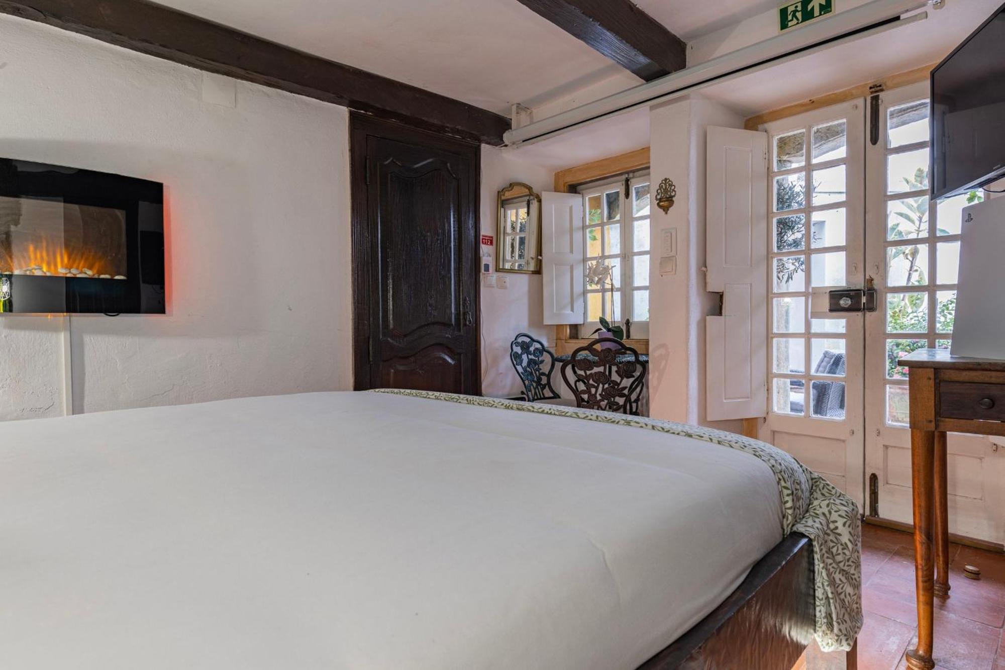Small Cozy Room In Palace Patio With Hot Tub And Snooker - Sintra Wow Εξωτερικό φωτογραφία